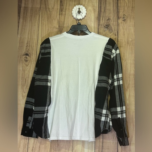 NWT Upcycled Fleetwood Mac Flannel Tee size S-M - Picture 4 of 5